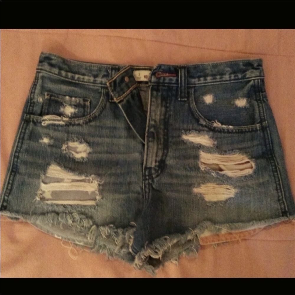 Hollister Women’s High-Rise USA Distressed Jean Shorts NWT